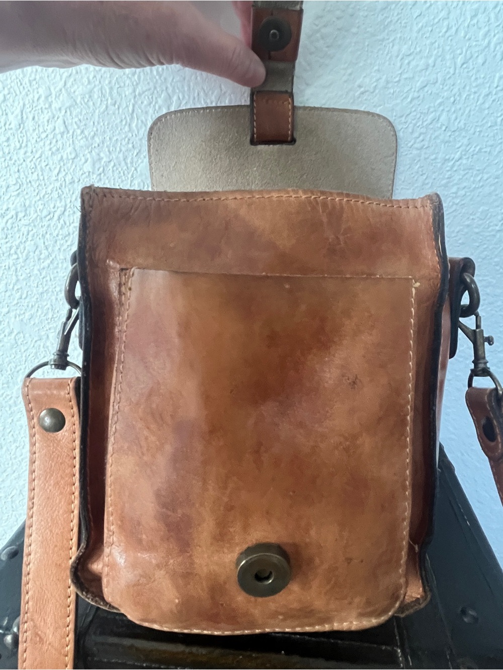 Patricia Nash Tan Leather Crossbody Bag - Picture 3 of 10